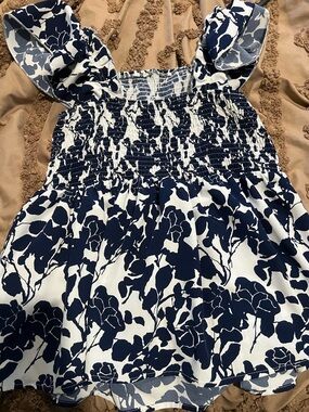 SHEIN Navy Blue and White Floral Smocked Peplum Tank Top